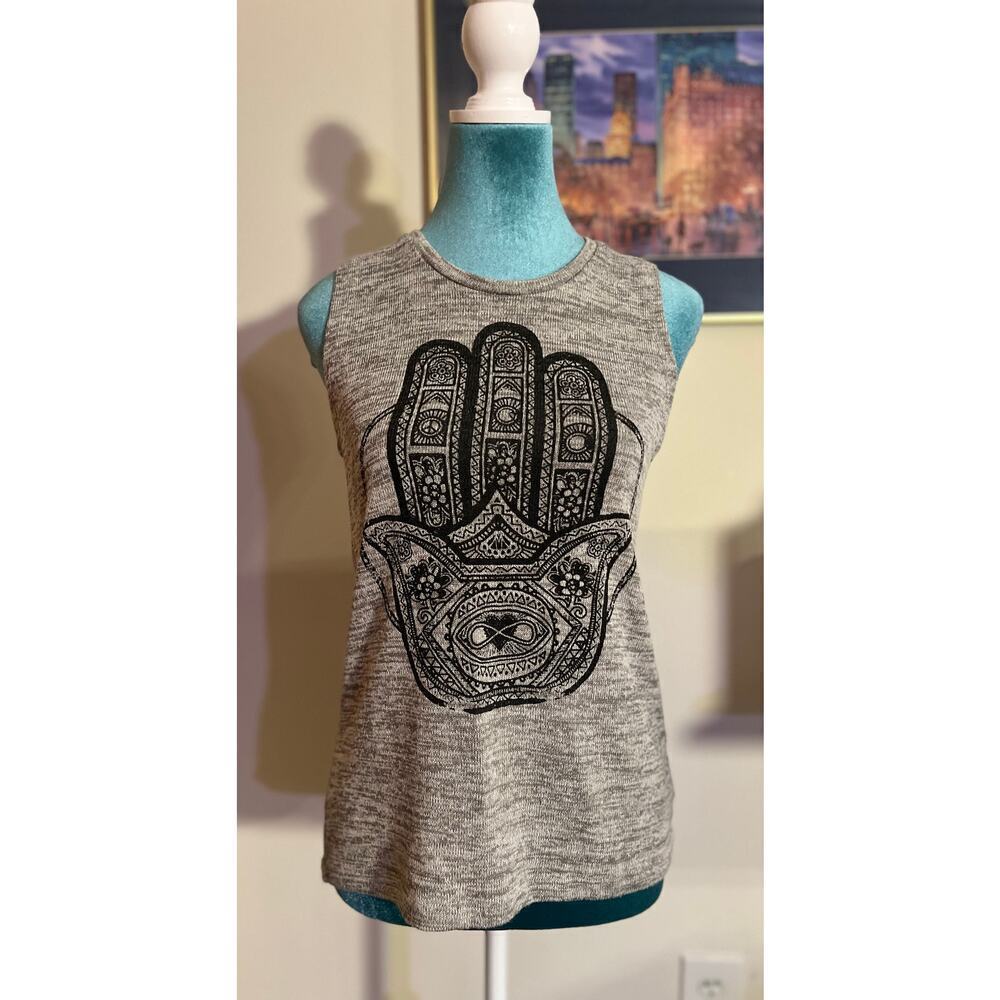 Fifth and Sun Tank Top
Size small
Excellent condition